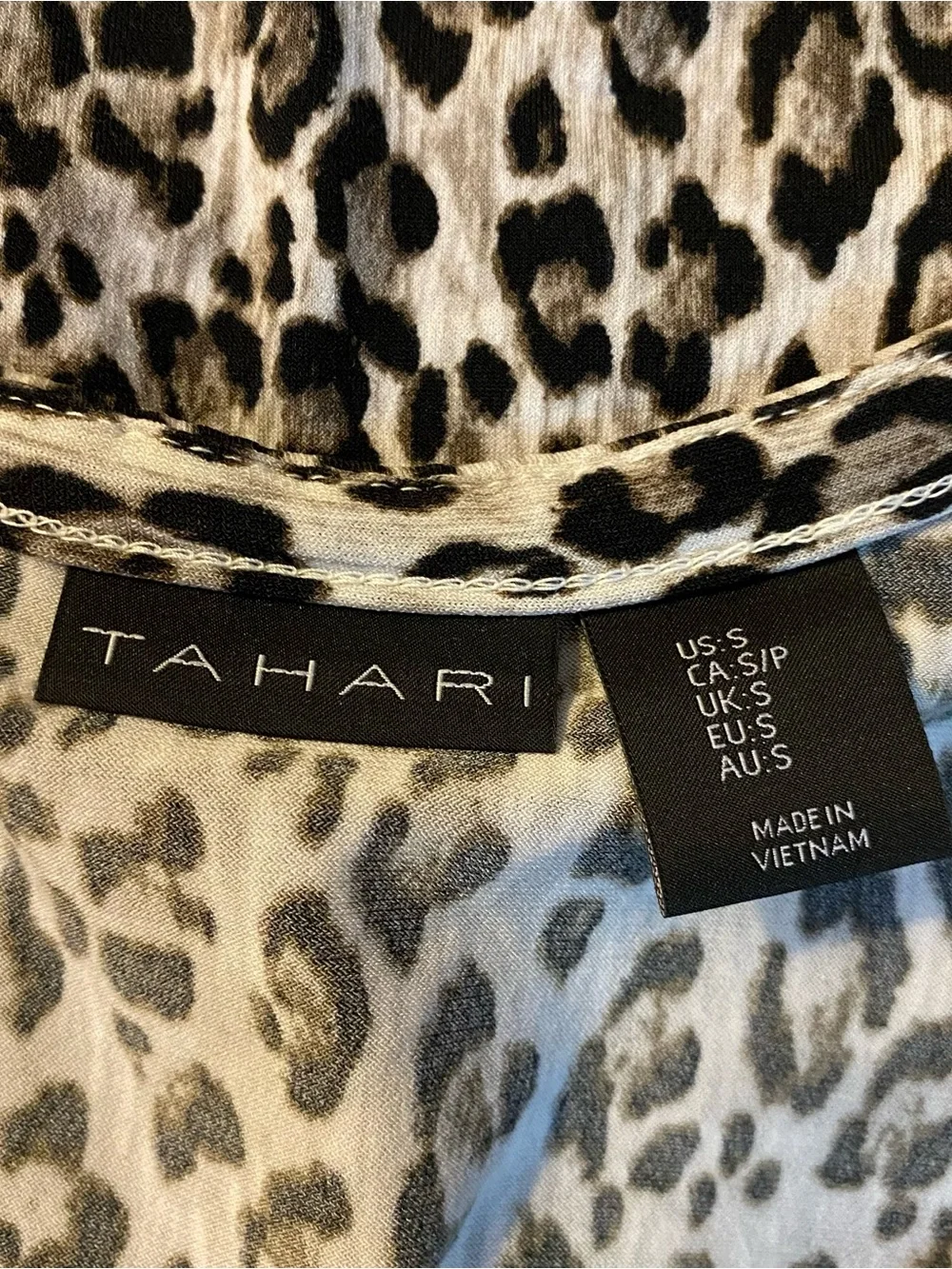 Tahari Leopard Print Wrap-Style Long Sleeve Top - Black & White, Women's Small - Picture 3 of 3